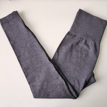 Laden Sie das Bild in den Galerie-Viewer, Wichtige nahtlose Leggings
